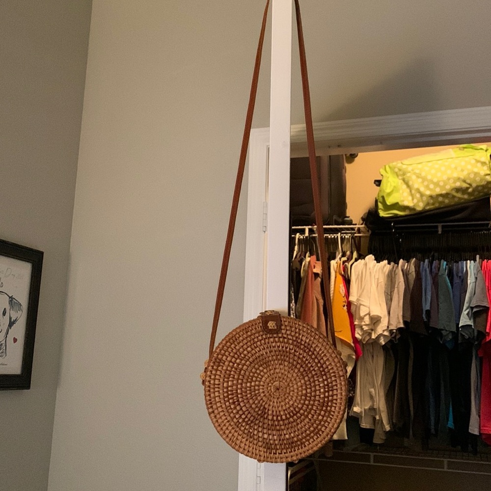 Rattan crossbody